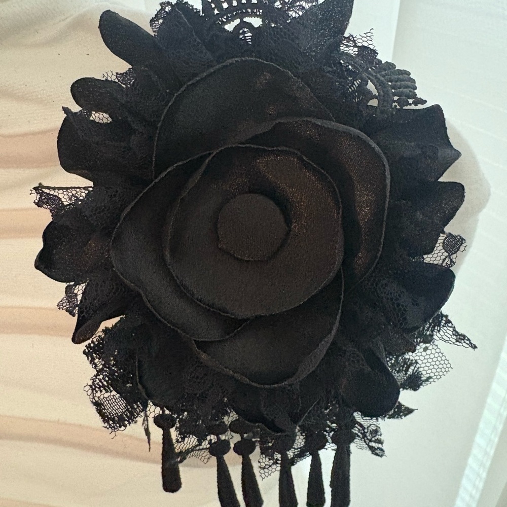 Chic Black Lace Flower pin accessory
